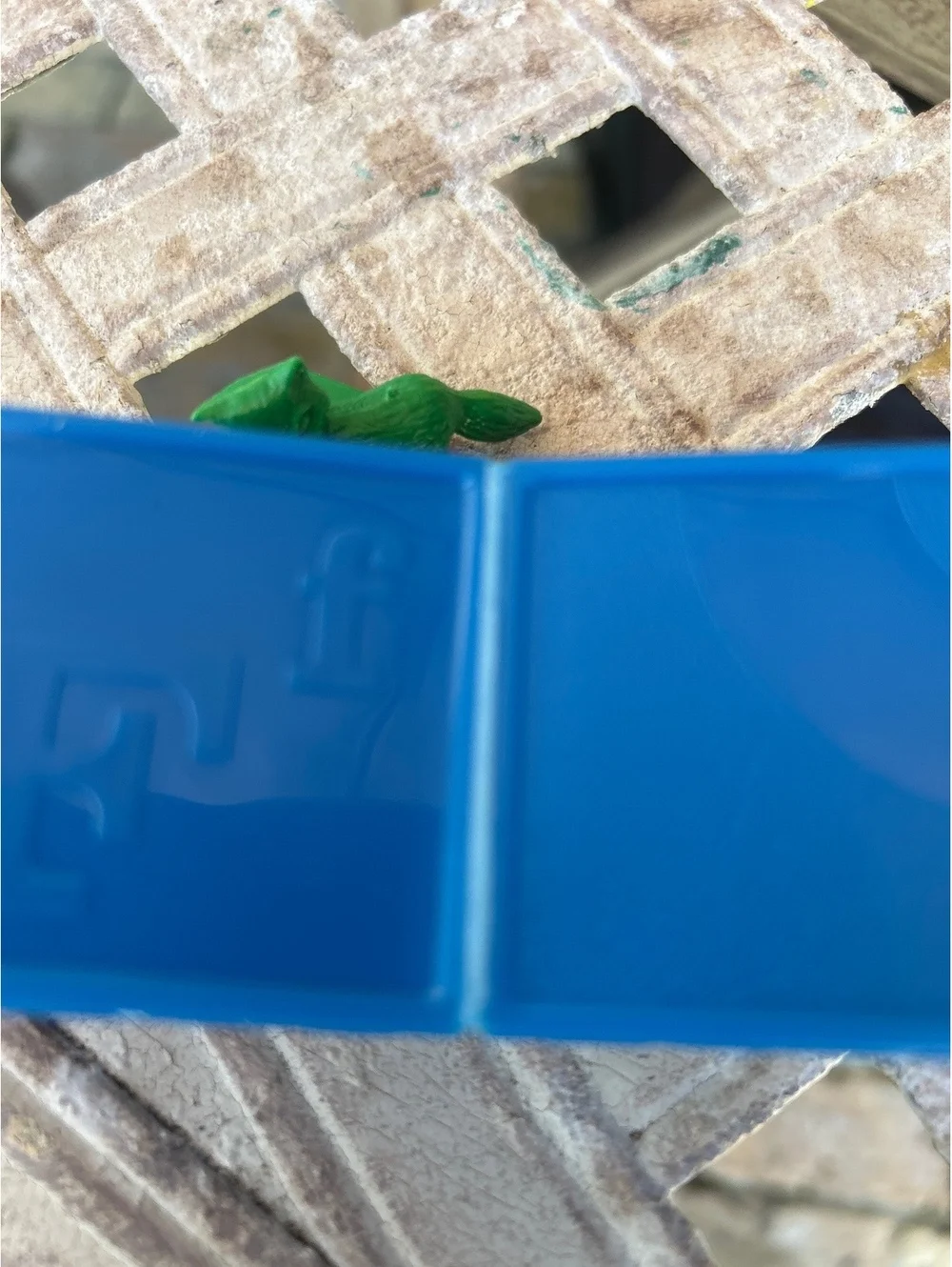 Tupperware plastic block replacement F with fox